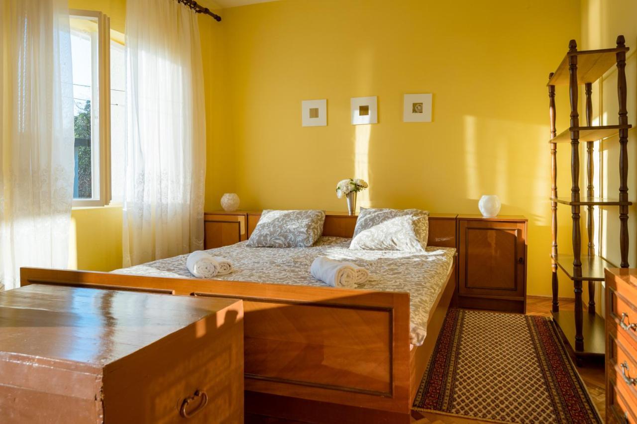 Holiday Home Nives Тиват Экстерьер фото